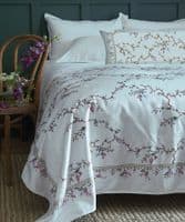 Broderie Vignes XL velvet cushion