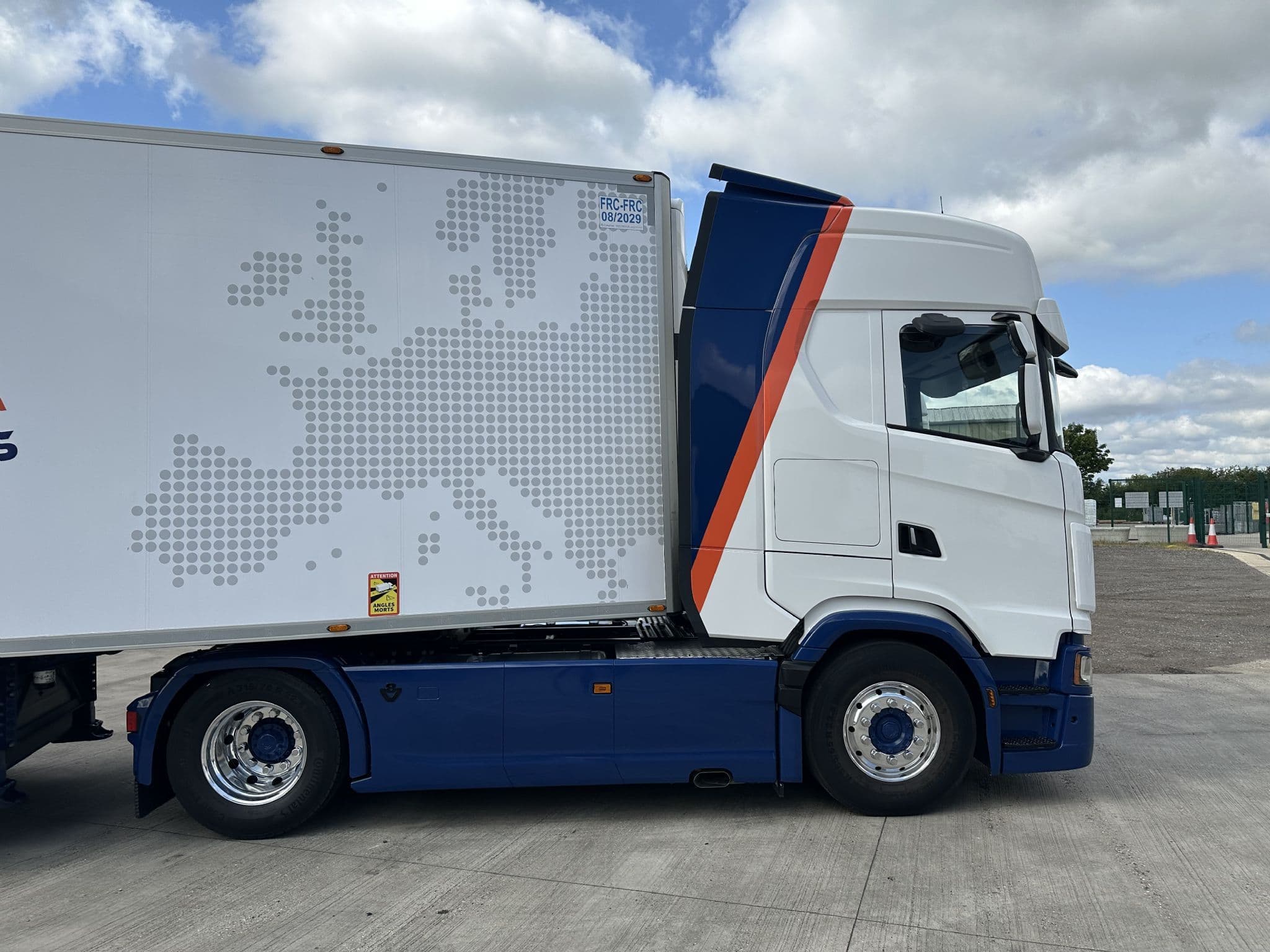 wsi-admt-scania-770-s-sdm-international-bicester-england-sold-out-on