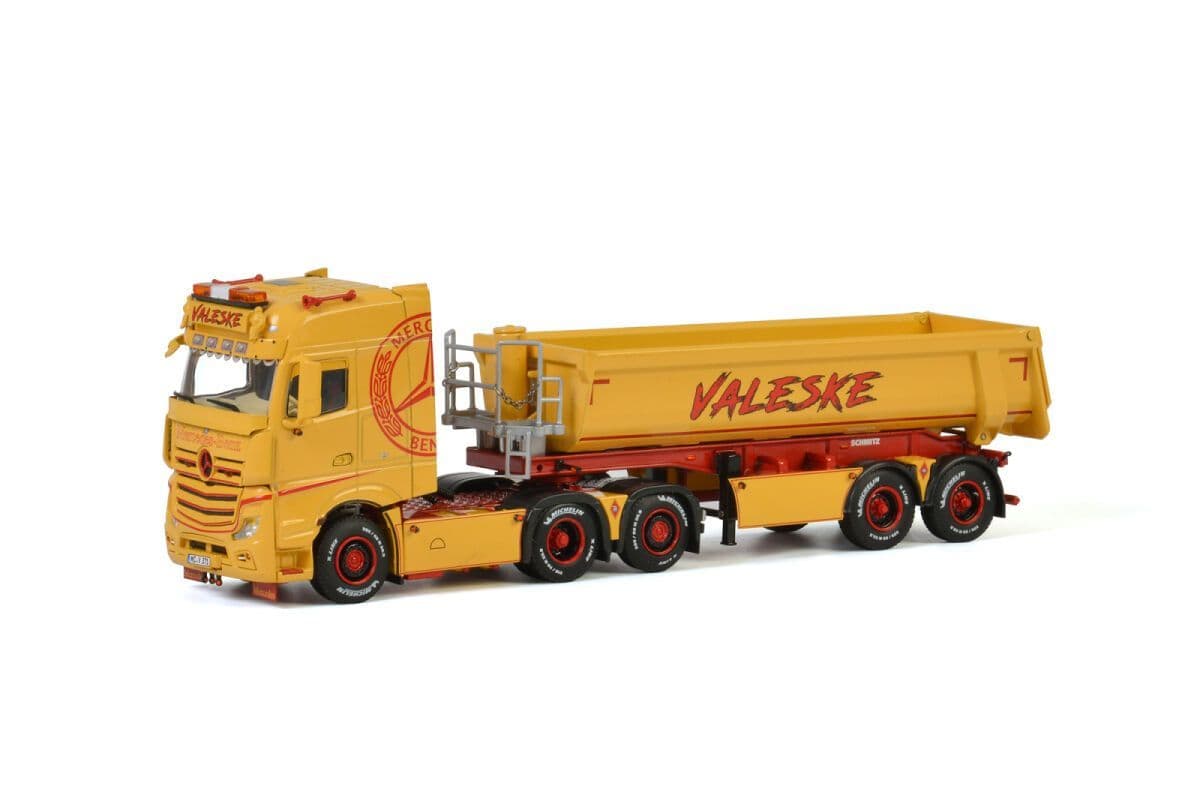 WSI 1/50 Mercedes Benz Actros MP5 Gigaspace Falkom Premium