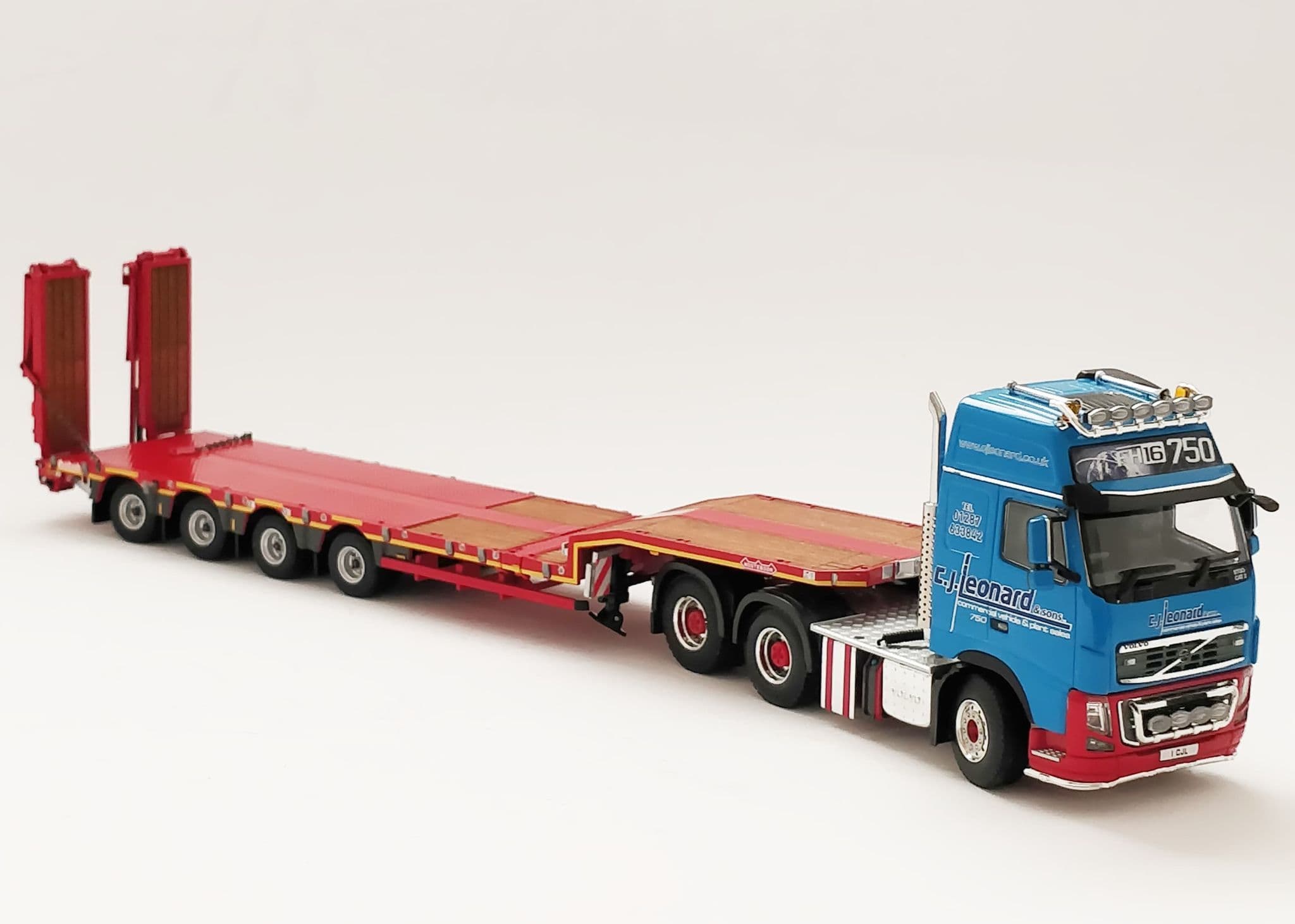 WSI Models Volvo C J Leonard
