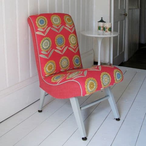 Big Daisy Cream Red 68
