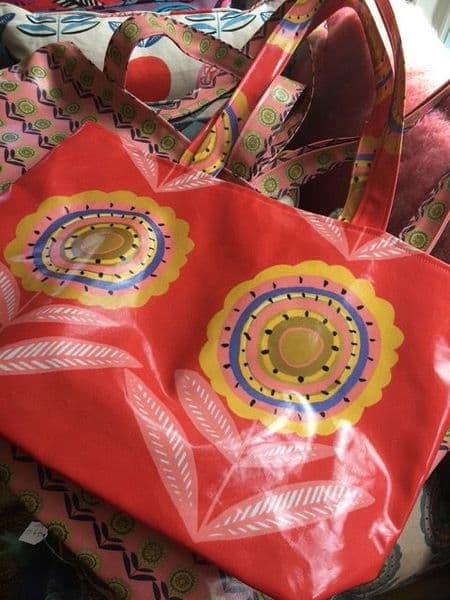 Big Daisy Red 68 Oil Cloth