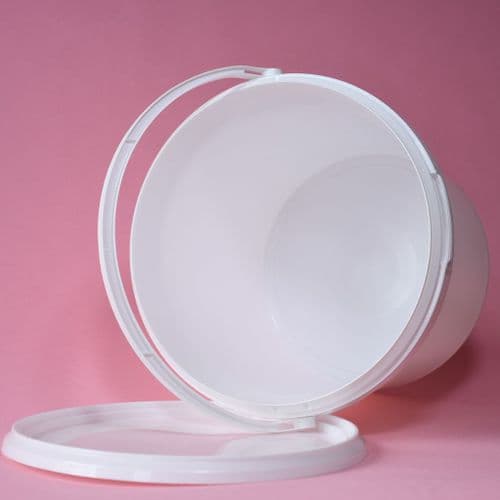 Plastic pot. APF, 3.8 lt white container