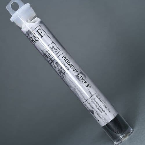 R&F: 18 Lamp Black Pigment Stick, 38ml