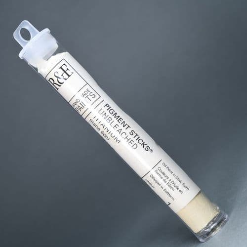 R&F: 1A Unbleached Titanium Pigment Stick, 38ml