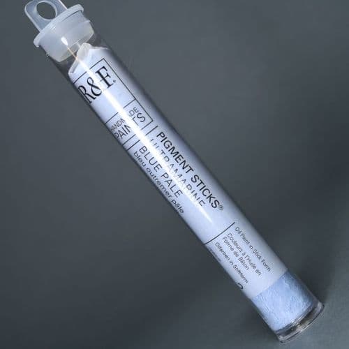 R&F: 2M Ultramarine Blue Pale  Pigment Stick, 38ml