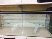 Design 3 Tank with lid and 2 corner shelves and platform accross entire back