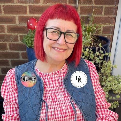 Friday 23rd October - Art Journaling with Dyan Reaveley - 10-4pm