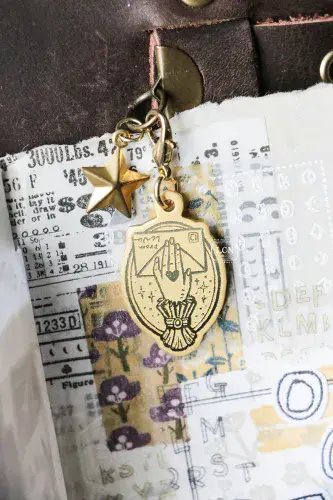 LCN Studio - Brass Charm - Hand Clip