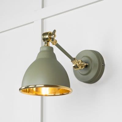 From The Anvil 49716STU Smooth Brass Brindley Wall Light in Tump