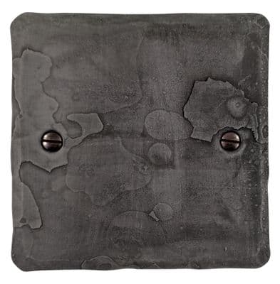 G&H Flat Plate Rustic Pewter