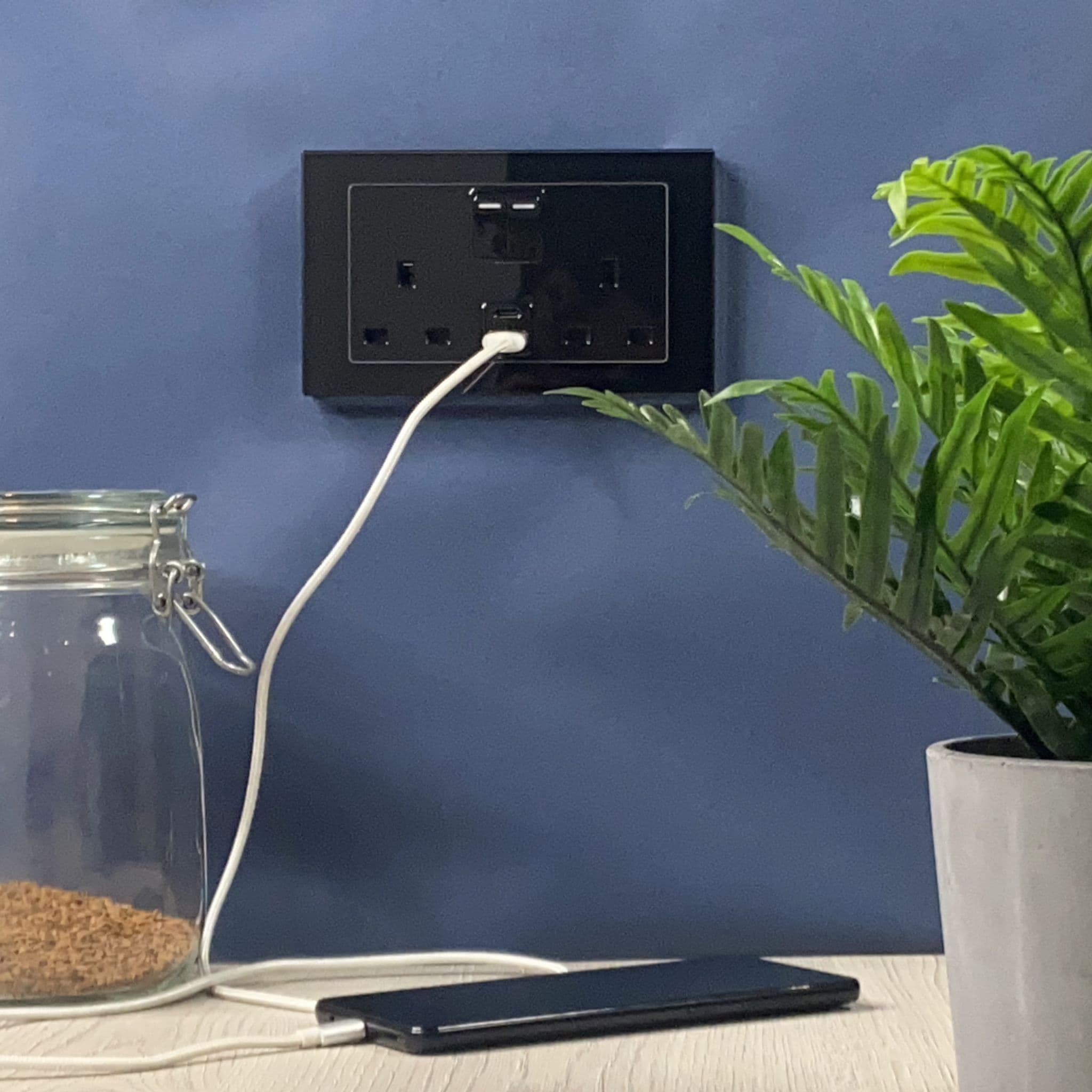 Retrotouch Crystal 13a Sp Un Switched Fused Spur (Black PG) 04324 UK - Foto 6