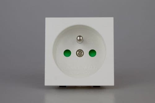 Varilight DSE4FW DataGrid + White 16A Euro Socket Pin Earth (2 DataGrid Spaces)