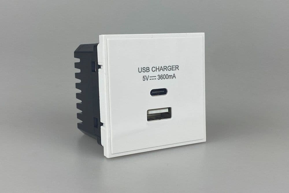 Varilight DUSBACW DataGrid White Double USB A+C Charger 3600mA (2 DataGrid Spaces)