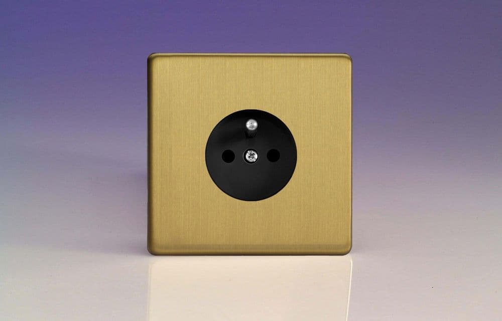 Varilight XEB4FB Euro Brushed Brass 1 Gang 16A Flush Socket with Pin Earth