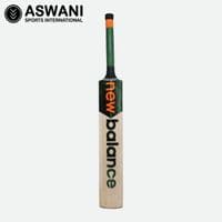 New Balance DC880 Junior Cricket Bat