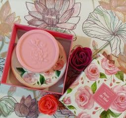 Coffret savon à la rose + porte savon