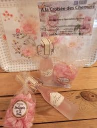 Ensemble liqueur aromatisés à la rose + berlingots arotmatisés à la rose