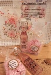 Ensemble petit sirop aromatisé à la rose + bonbons fleurs aromatisés à la rose