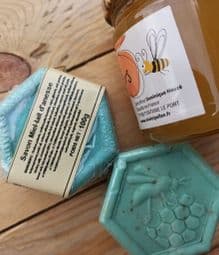 Savon au  miel et fleurs de rose de Provins