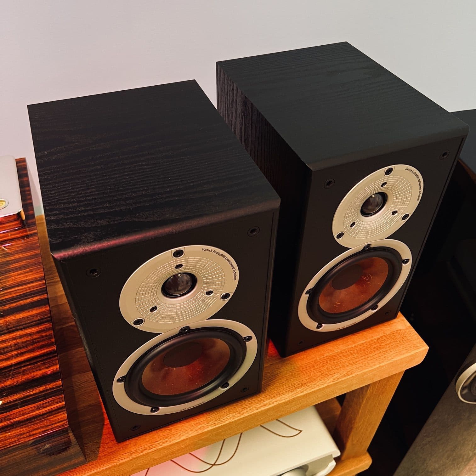DALI Spektor 2 Loudspeakers - Black Ash | Audio Emotion