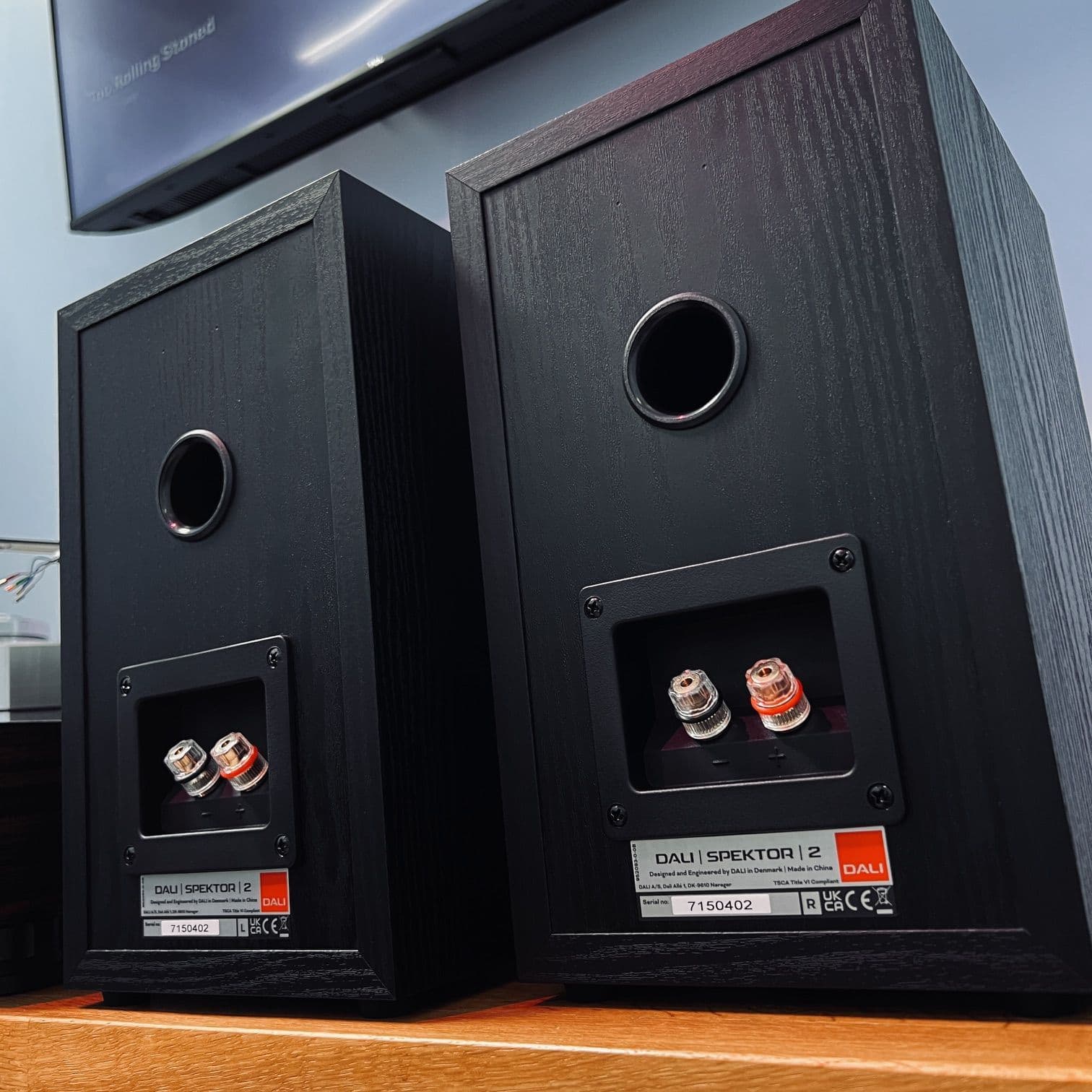 DALI Spektor 2 Loudspeakers - Black Ash | Audio Emotion