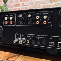 Hegel H390 - Dual Mono Integrated Streaming Amplifier | Audio Emotion