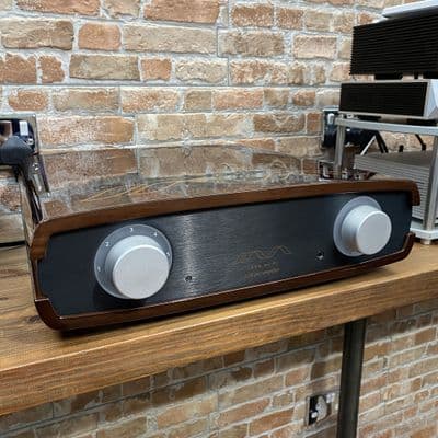 Java Hi-Fi 'Single Shot' LDR Preamplifier  - Gloss Walnut/Matt Black