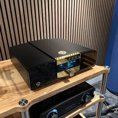 MBL C11 Pre Amplifier