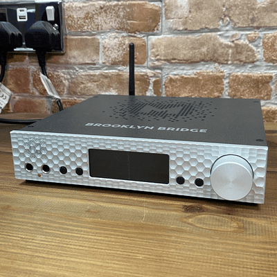 Mytek Brooklyn Bridge + Remote