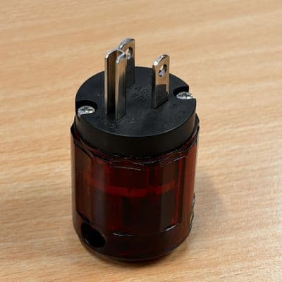 Oyaide P-046 Palladium/Gold Plated UL Plug Nema
