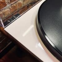 Rega P1 ECO Turntable + Rega Carbon MM + RB110 Tonearm | Preowned | Audio Emotion
