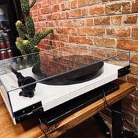 Rega P1 ECO Turntable + Rega Carbon MM + RB110 Tonearm | Preowned | Audio Emotion