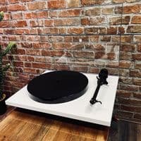 Rega P1 ECO Turntable + Rega Carbon MM + RB110 Tonearm | Preowned | Audio Emotion