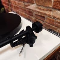 Rega P1 ECO Turntable + Rega Carbon MM + RB110 Tonearm | Preowned | Audio Emotion
