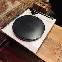 Rega P1 ECO Turntable + Rega Carbon MM + RB110 Tonearm | Preowned | Audio Emotion