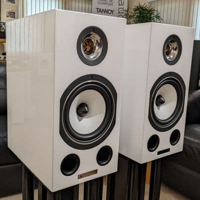Triangle Esprit Comete EZ Loudspeakers - High White Gloss