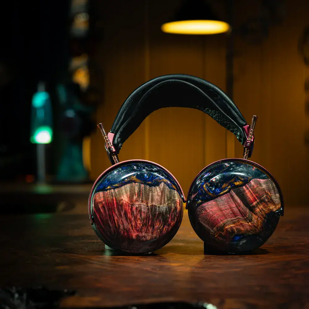 ZMF Atrium Closed Headphones - Stabilised Wood | Audio Emotion