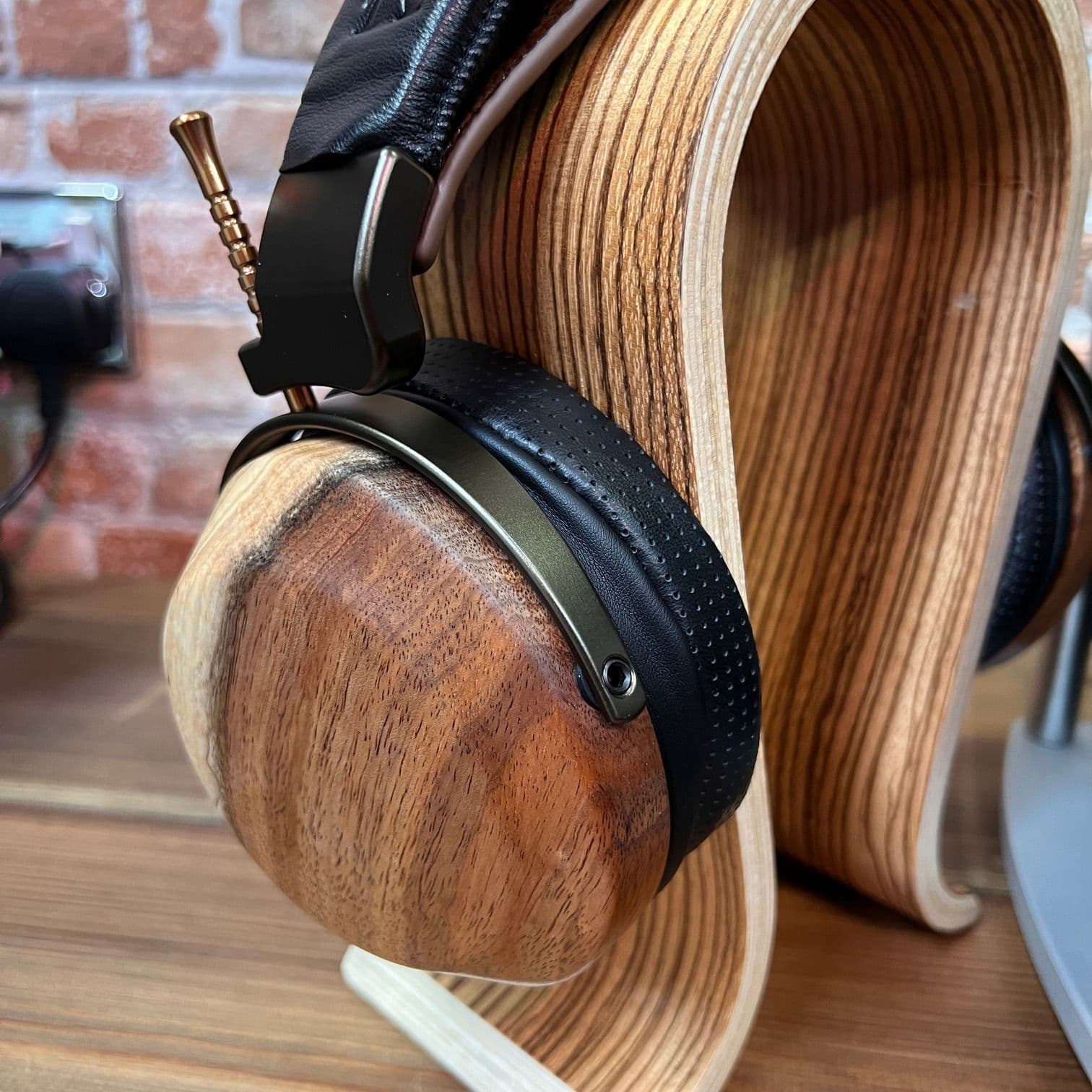 ZMF Atrium Closed Ltd Headphones - Heartwood / Sapwood | Audio Emotion