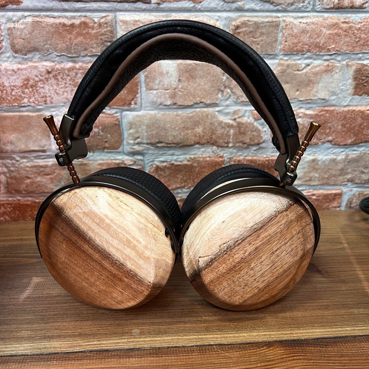 ZMF Atrium Closed Ltd Headphones - Heartwood / Sapwood | Audio Emotion
