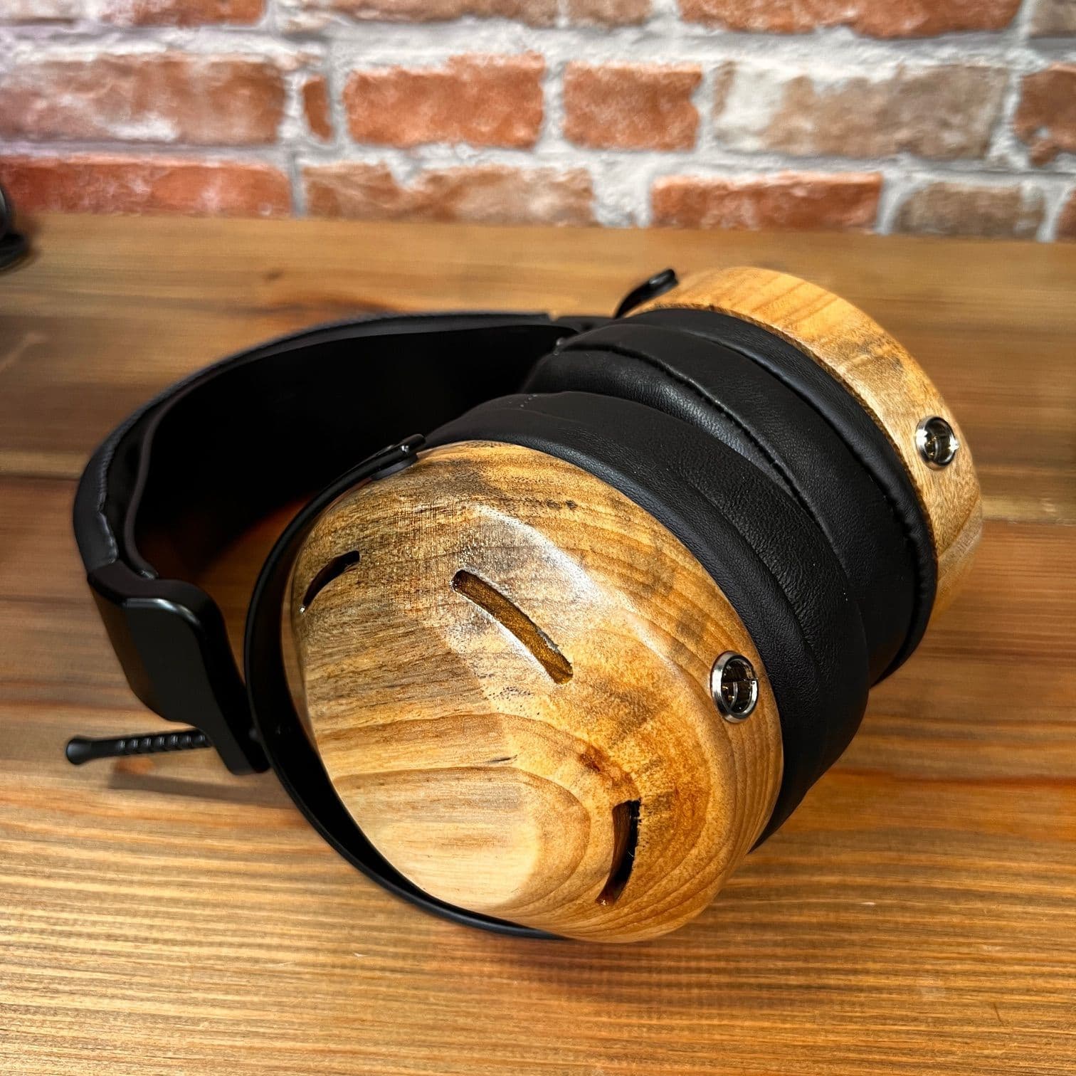 ZMF Eikon Closed Ltd Headphones - Camphor Wood | Audio Emotion