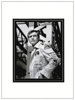 Lee Majors Autograph Signed Photo - Six Million Dollar Man