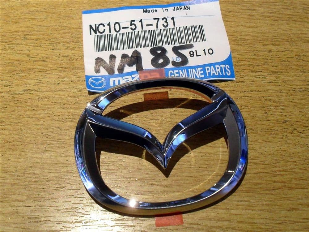 Badge Mazda MX-5 mk2 wings type front NC1051731