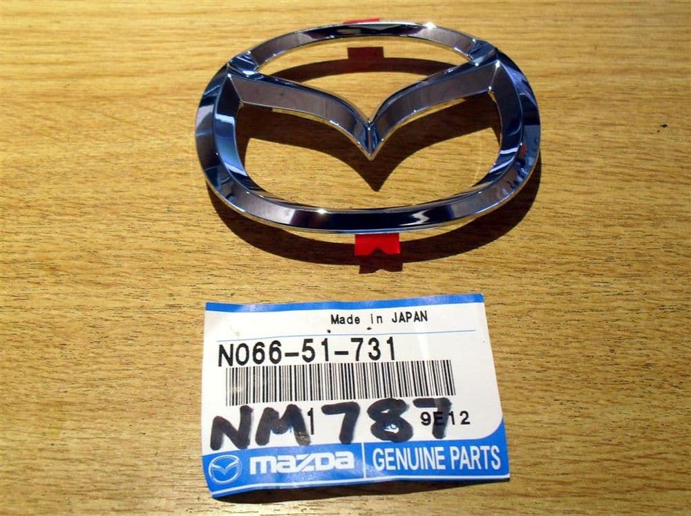 Badge Mazda MX-5 mk2 5 wings type front N06651731