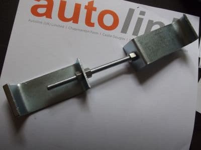 Boot luggage rack fitting bracket