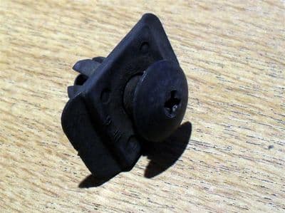 Clip, bumper & air guide, short, Mazda MX-5, 89-05, BF6750033, USED