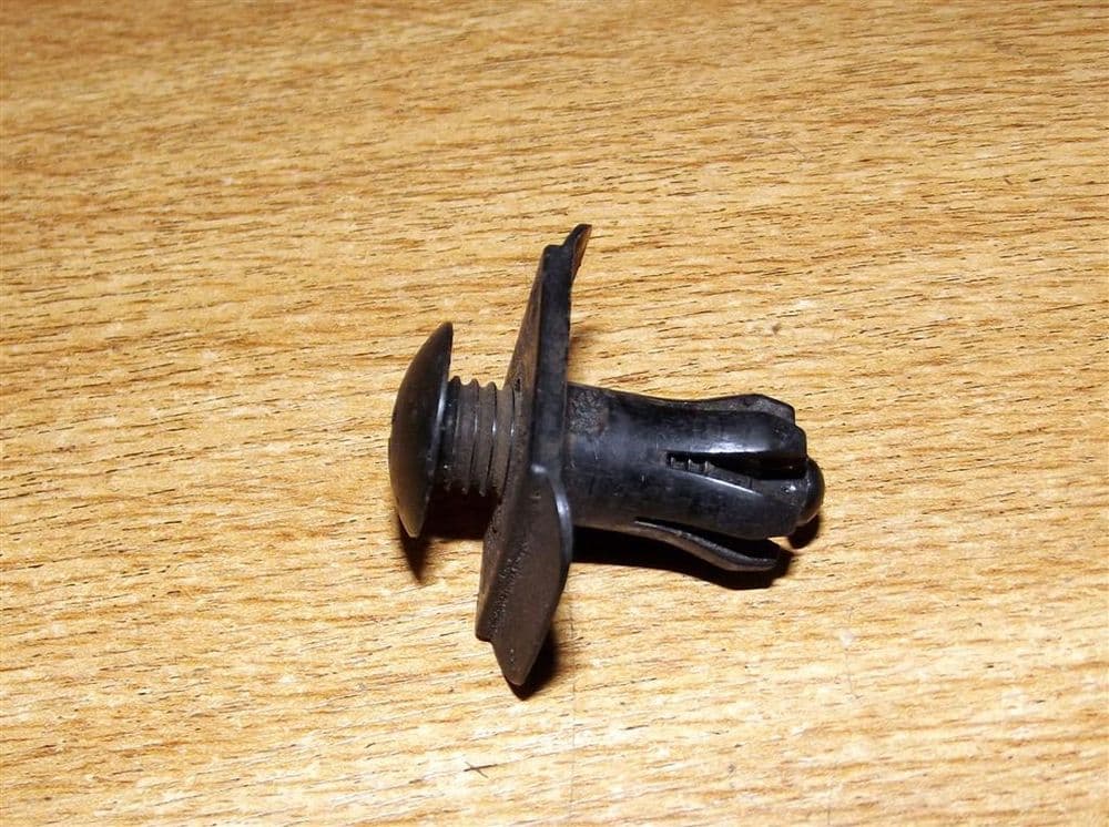 Clip bumpers long Mazda MX5 8905 BF8250233 USED