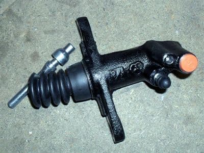 Clutch slave cylinder, Trooper 2.8/3.1 TD