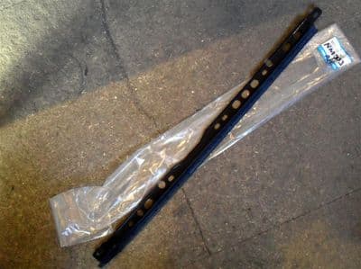 Front bumper set plate, r/h, Mazda MX-5 mk1, NA01502A0B