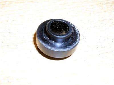 Fuel injector rail spacer / insulator, Mazda MX-5, B67513158, USED